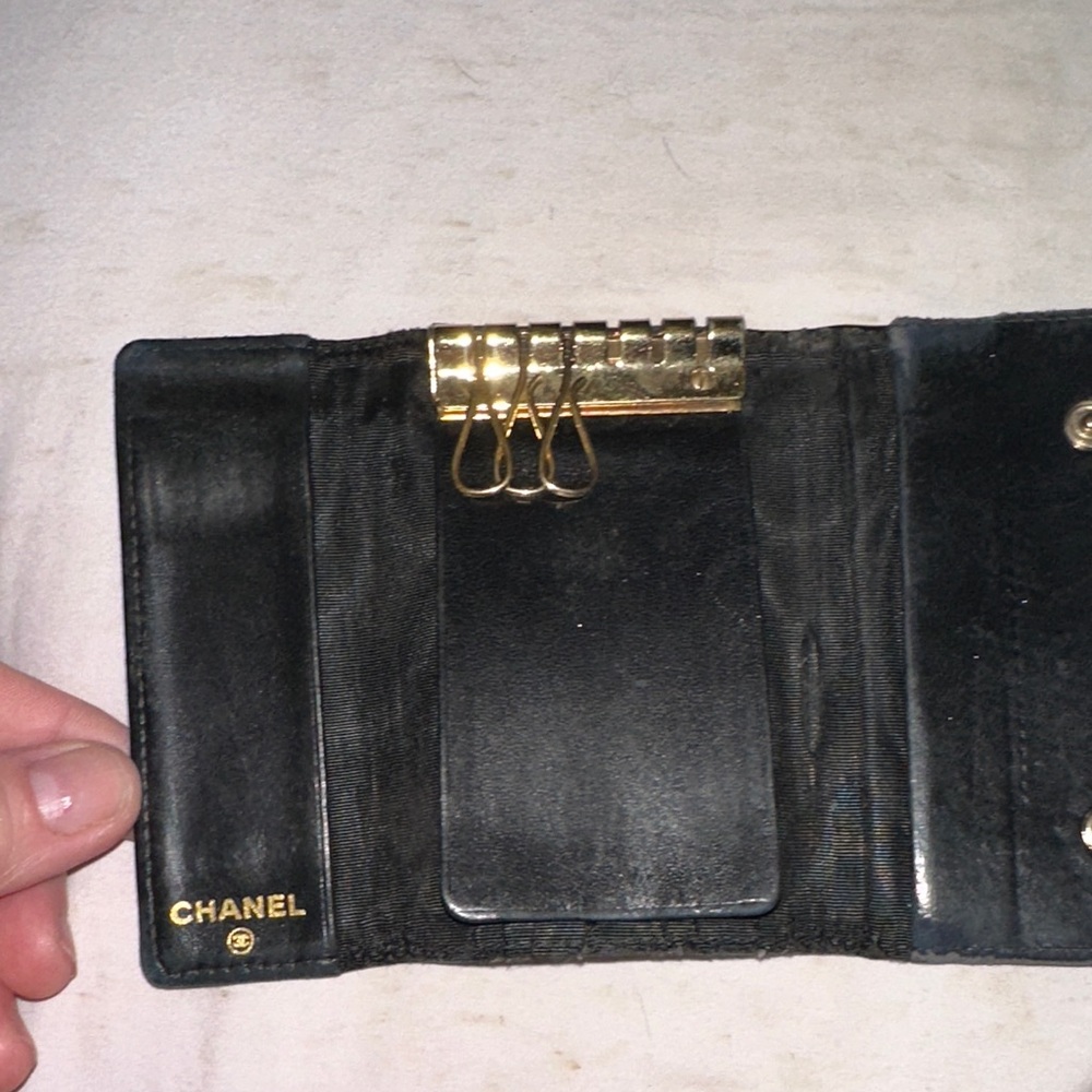 CHANEL caviar pebbled Black Leather Card and key holder good condition - Picture 3 of 7